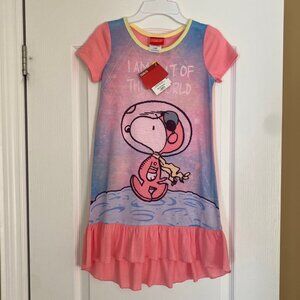 NEW WITH TAGS Girls Snoopy Nightgown Size 6
